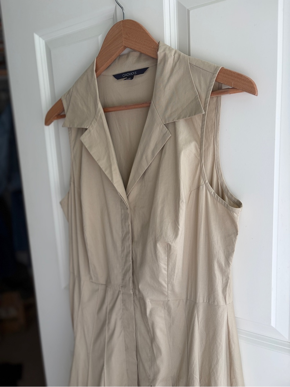 Like new size 12 Chadwick’s vintage shirt dress in tan/beige. SO flattering. - Picture 3 of 11
